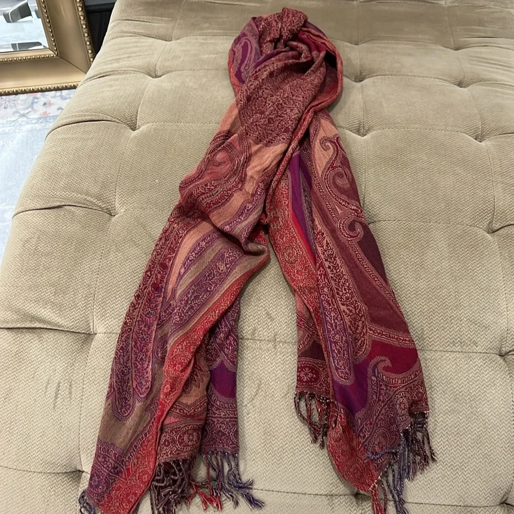 Scarf/wrap - Picture 1 of 3